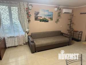 Студия квартира, посуточно, 36м2, 1/3 этаж