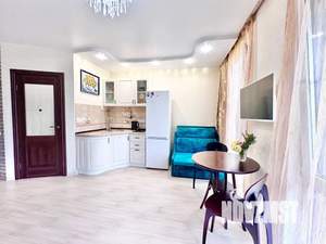 Студия квартира, посуточно, 35м2, 1/3 этаж