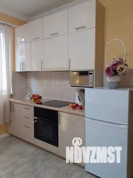 Студия квартира, посуточно, 30м2, 1/7 этаж