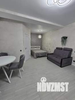 Студия квартира, посуточно, 32м2, 1/3 этаж