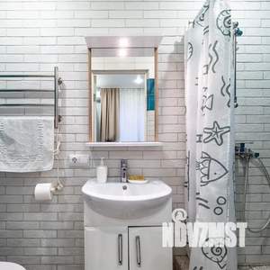 Студия квартира, посуточно, 20м2, 1/4 этаж