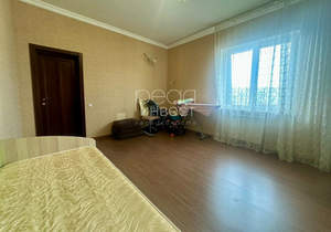 4-к квартира, вторичка, 145м2, 3/4 этаж