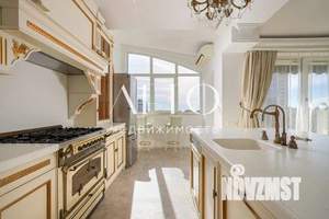 3-к квартира, вторичка, 140м2, 8/8 этаж