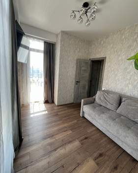 2-к квартира, вторичка, 30м2, 1/4 этаж
