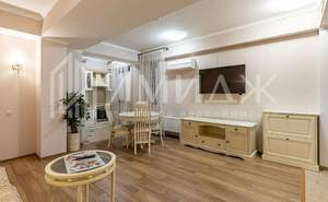2-к квартира, вторичка, 70м2, 1/4 этаж