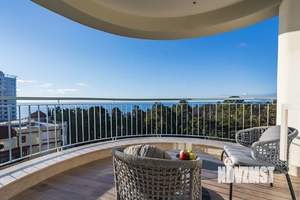 3-к квартира, вторичка, 140м2, 10/27 этаж