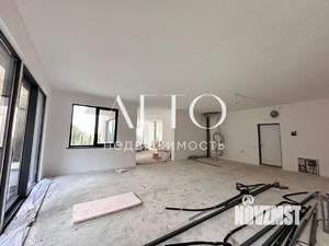 Студия квартира, вторичка, 144м2, 1/3 этаж