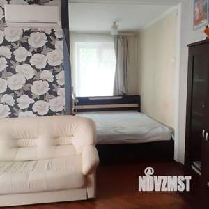2-к квартира, вторичка, 40м2, 1/4 этаж