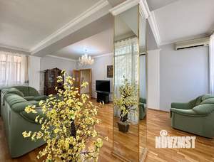 4-к квартира, вторичка, 136м2, 2/5 этаж