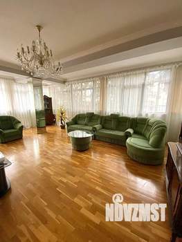 4-к квартира, вторичка, 136м2, 2/5 этаж