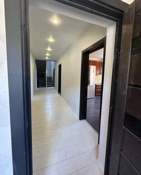 3-к квартира, вторичка, 131м2, 3/4 этаж