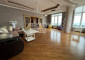 3-к квартира, вторичка, 148м2, 2/3 этаж