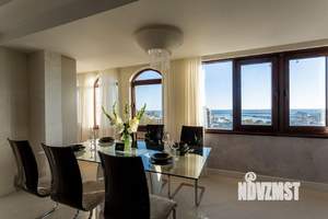 2-к квартира, вторичка, 128м2, 12/12 этаж