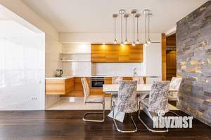 3-к квартира, вторичка, 130м2, 17/23 этаж