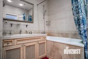 4-к квартира, вторичка, 241м2, 2/4 этаж