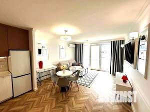 2-к квартира, вторичка, 60м2, 1/4 этаж