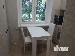 2-к квартира, вторичка, 42м2, 1/5 этаж