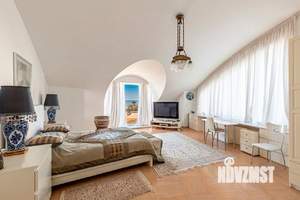 3-к квартира, вторичка, 240м2, 12/13 этаж
