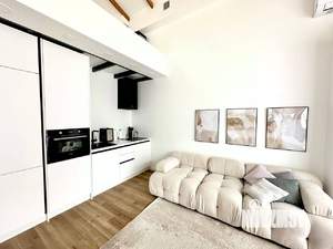 4-к квартира, вторичка, 152м2, 3/3 этаж