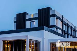 2-к квартира, вторичка, 102м2, 1/4 этаж