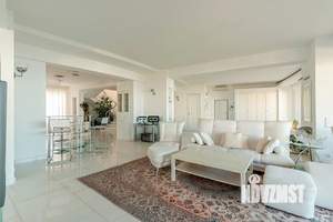 3-к квартира, вторичка, 240м2, 12/13 этаж