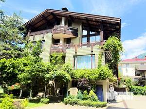 3-к квартира, вторичка, 100м2, 2/4 этаж