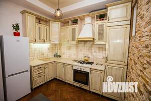 2-к квартира, вторичка, 72м2, 1/5 этаж