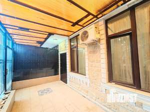 2-к квартира, вторичка, 35м2, 1/4 этаж