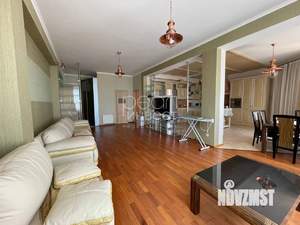 4-к квартира, вторичка, 238м2, 4/4 этаж