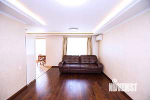 3-к квартира, вторичка, 68м2, 2/5 этаж