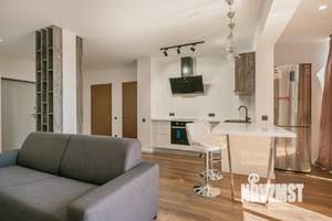 2-к квартира, вторичка, 60м2, 13/16 этаж