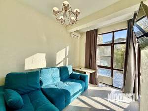 2-к квартира, вторичка, 42м2, 1/4 этаж