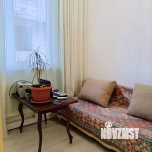 2-к квартира, вторичка, 32м2, 1/4 этаж