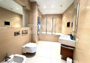 3-к квартира, вторичка, 180м2, 2/9 этаж