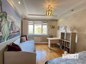 3-к квартира, вторичка, 90м2, 6/19 этаж