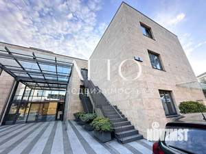 Студия квартира, вторичка, 144м2, 1/3 этаж