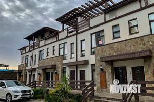 3-к квартира, вторичка, 165м2, 3/3 этаж