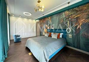 2-к квартира, вторичка, 131м2, 8/9 этаж