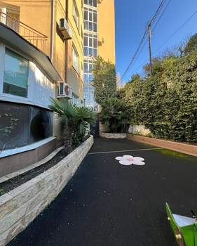 2-к квартира, вторичка, 63м2, 1/10 этаж