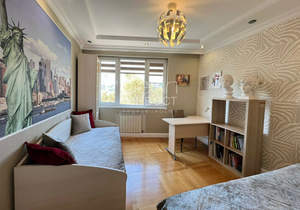 3-к квартира, вторичка, 90м2, 6/19 этаж