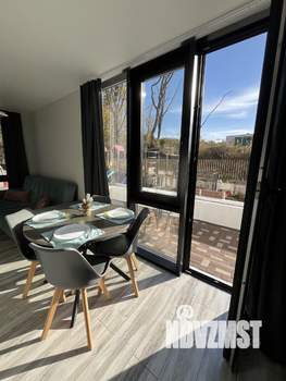 Студия квартира, вторичка, 64м2, 1/3 этаж