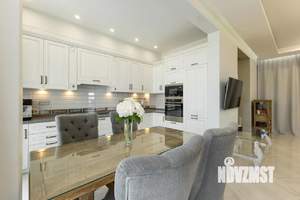 4-к квартира, вторичка, 144м2, 9/16 этаж