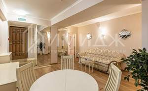 2-к квартира, вторичка, 70м2, 1/4 этаж
