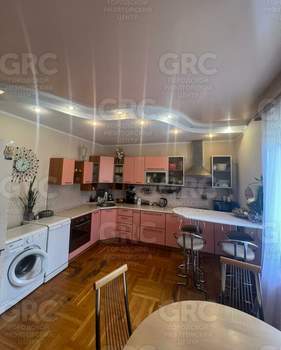 5-к квартира, вторичка, 140м2, 5/6 этаж