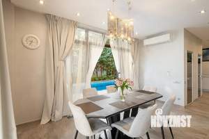 4-к квартира, вторичка, 260м2, 1/3 этаж