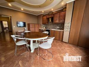 3-к квартира, вторичка, 130м2, 2/3 этаж