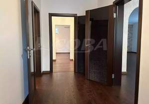 3-к квартира, вторичка, 125м2, 1/3 этаж