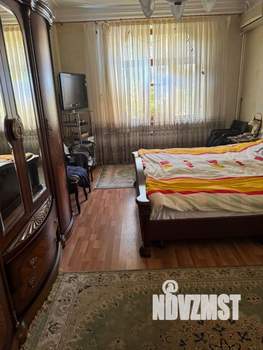 3-к квартира, вторичка, 180м2, 2/2 этаж