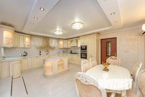 3-к квартира, вторичка, 100м2, 3/3 этаж