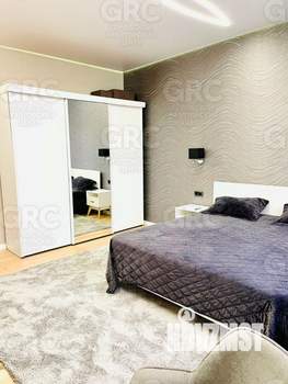 3-к квартира, вторичка, 140м2, 2/8 этаж